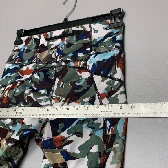 Free People Movement FP Guinevere camo ruched 7/8 leggings.‎ Size 6P - Picture 10 of 10